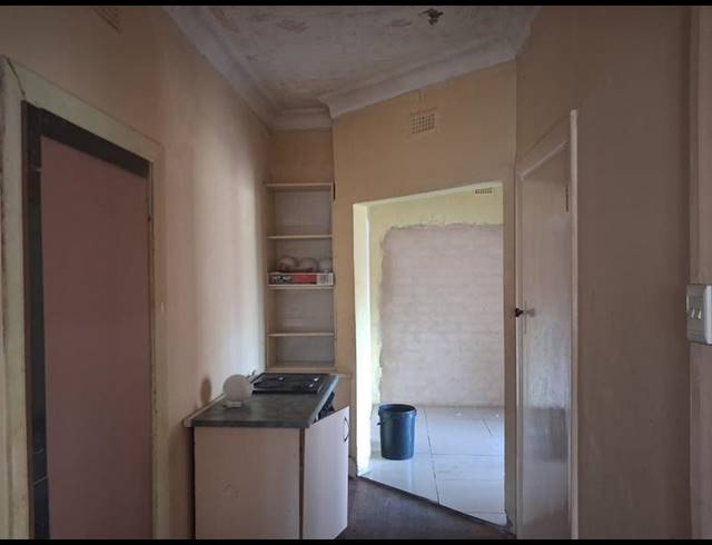 6 BEDROOM HOUSE FOR SALE IN SELCOURT